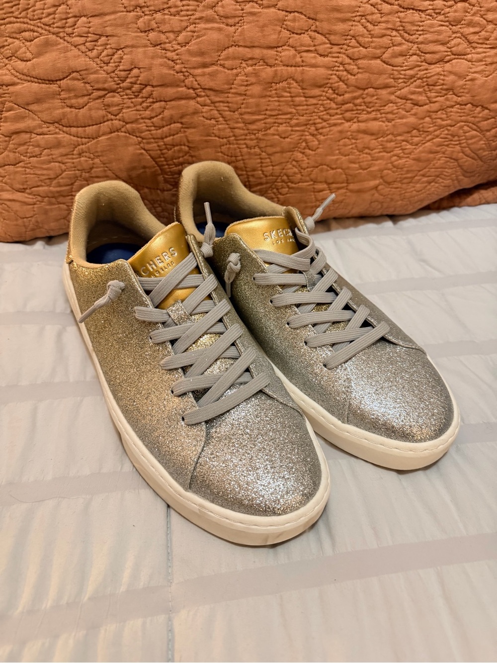 Skechers Women's Silver Glitter Low-Top Sneakers with Gold Accent Size 10 slip i